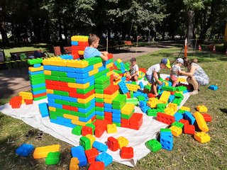 Happy Bus dotarł do Wielunia – mnóstwo darmowych atrakcji dla najmłodszych