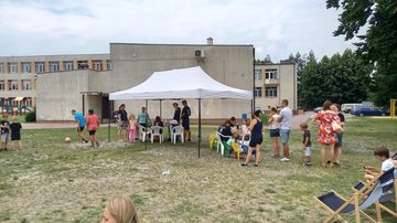 Happy Bus w Złoczewie przyciągnął setki dzieci