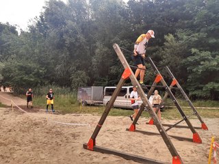 Biega Szaleńca – ekstremalne przeszkody podczas rywalizacji w Galewicach w powiecie wieruszowskim