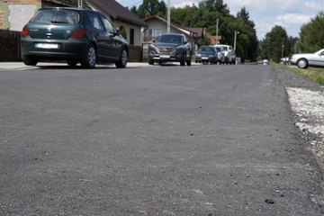 Przebudowany odcinek drogi powiatowej Czarnożyły – Dębina w Leniszkach został oficjalnie oddany do eksploatacji