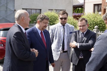 Przebudowany odcinek drogi powiatowej Czarnożyły – Dębina w Leniszkach został oficjalnie oddany do eksploatacji