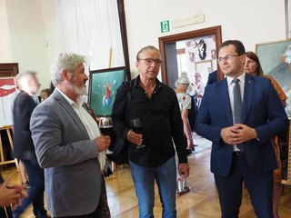 Wernisaż wystawy „Niepodległa – Suwerenna” w pałacu Męcińskich w Działoszynie