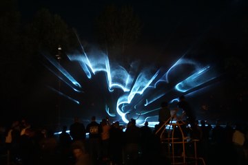 Iluminacja drzew i wyjątkowy pokaz laserowy na Wojewódzkim Święcie Chrzanu w Osjakowie