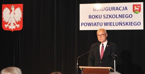 Uroczyste powiatowe rozpoczęcie roku szkolnego odbyło się w PMDKiS w Wieluniu