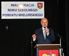 Uroczyste powiatowe rozpoczęcie roku szkolnego odbyło się w PMDKiS w Wieluniu