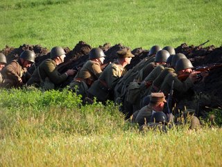 #Łódzkie pamięta – inscenizacja walk z 1939 roku na polach między Strońskiem a Beleniem