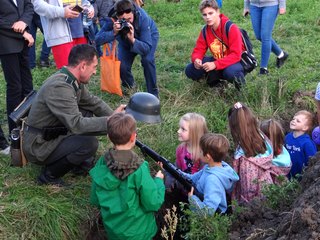 #Łódzkie pamięta – inscenizacja walk z 1939 roku na polach między Strońskiem a Beleniem