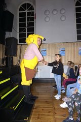 Słoń i małpa na scenie, czyli kolorowa przygoda z teatrem w Praszce