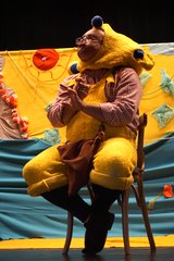 Słoń i małpa na scenie, czyli kolorowa przygoda z teatrem w Praszce