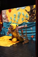 Słoń i małpa na scenie, czyli kolorowa przygoda z teatrem w Praszce