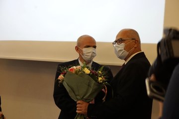 Andrzej Chowis i Sławomir Kaftan – kolejno: były sekretarz i były skarbnik powiatu wieluńskiego – oficjalnie pożegnali się z radnymi powiatowymi