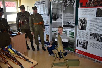 Niecodzienna lekcja historii w Szkole Podstawowej w Białej
