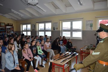 Niecodzienna lekcja historii w Szkole Podstawowej w Białej