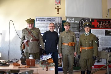 Niecodzienna lekcja historii w Szkole Podstawowej w Białej