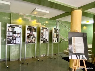 „Autografy” – wystawa w wieluńskiej bibliotece