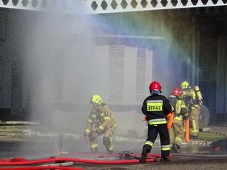 Wyciek amoniaku, pożar hali i wypadek w Spółdzielni Dostawców Mleka w Wieluniu. Spokojnie, to tylko ćwiczenia