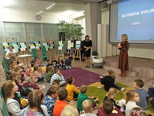 Po wakacjach wieluńska książnica wraca do spotkań z Joanną Gradowską
