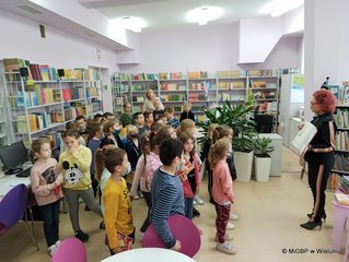 Po wakacjach wieluńska książnica wraca do spotkań z Joanną Gradowską