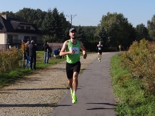 Wieluń biegał na trasie po wąskotorówce