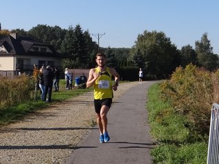 Wieluń biegał na trasie po wąskotorówce