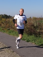 Wieluń biegał na trasie po wąskotorówce