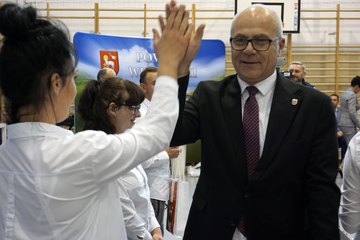 Powiat wieluński: Dzień Edukacji Narodowej odbył się w Gromadzicach