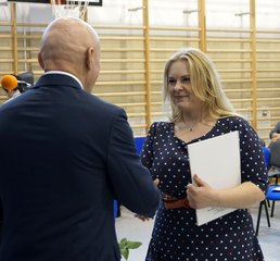 Powiat wieluński: Dzień Edukacji Narodowej odbył się w Gromadzicach