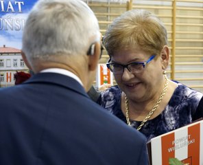 Powiat wieluński: Dzień Edukacji Narodowej odbył się w Gromadzicach
