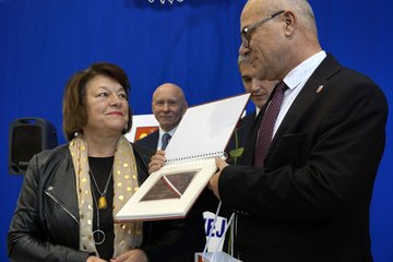 Powiat wieluński: Dzień Edukacji Narodowej odbył się w Gromadzicach