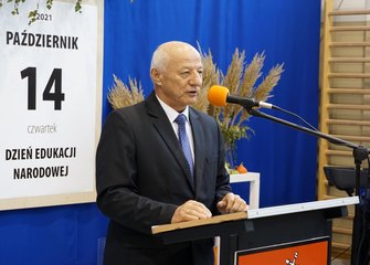 Powiat wieluński: Dzień Edukacji Narodowej odbył się w Gromadzicach