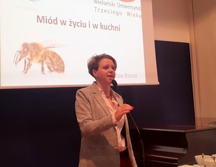 W wieluńskim muzeum zorganizowano wykład o miodzie