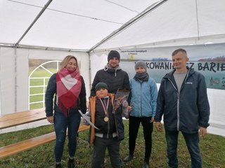 Rozwijają zainteresowania i rehabilitują – zawody wędkarskie dla podopiecznych Zespołu Placówek Specjalnych z Praszki