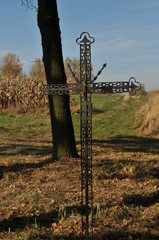 Posprzątali i przypomnieli stary cmentarz ewangelicki w Józefowie (gmina Pątnów)