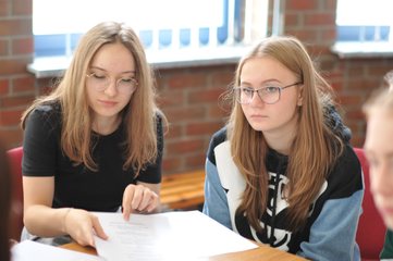 Warsztaty literackie w wieluńskim I LO – kolejny etap projektu Fundacji Słowem Pisane