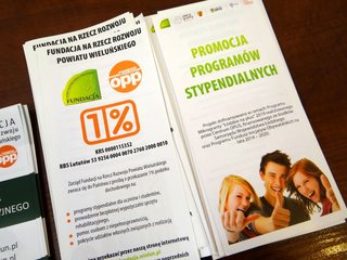 Wręczono stypendia Fundacji na Rzecz Rozwoju Powiatu Wieluńskiego