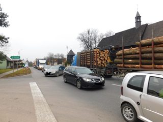 W Białej Drugiej trwa protest mieszkańców. Chcą utworzenia Odcinkowego Pomiaru Prędkości