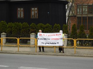 W Białej Drugiej trwa protest mieszkańców. Chcą utworzenia Odcinkowego Pomiaru Prędkości