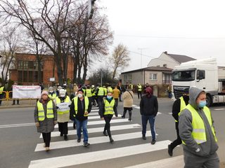 W Białej Drugiej trwa protest mieszkańców. Chcą utworzenia Odcinkowego Pomiaru Prędkości