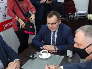 Poseł Rychlik do burmistrza Okrasy: „To spotkanie jest wyrazem wyciągnięcia ręki do burmistrza”