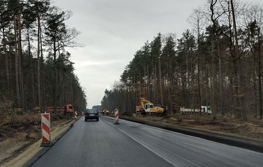 Postępują prace przy rozbudowie DK45 od Praszki do granicy województw opolskiego i łódzkiego