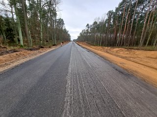 Postępują prace przy rozbudowie DK45 od Praszki do granicy województw opolskiego i łódzkiego