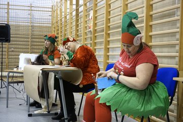 Mikołaj i elfy w Gromadzicach. Była wspólna zabawa, prezenty i mnóstwo radości