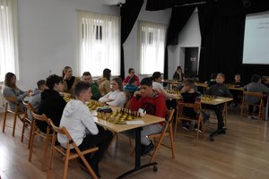 Szachiści z wieluńskiej „piątki” i ze Skomlina w wojewódzkim finale