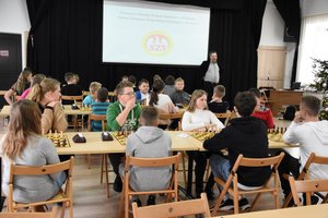Szachiści z wieluńskiej „piątki” i ze Skomlina w wojewódzkim finale