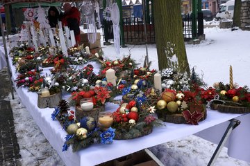 Kiermasz świąteczny i pchli targ w Praszce 