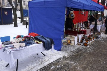 Kiermasz świąteczny i pchli targ w Praszce 