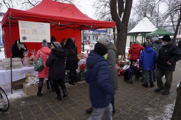 Kiermasz świąteczny i pchli targ w Praszce 