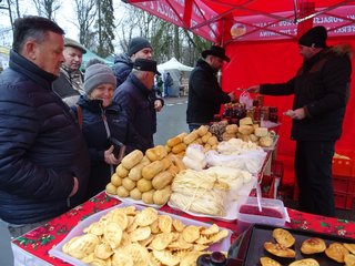 Trwa Jarmark Bożonarodzeniowy w Wieluniu „Wieluńskie Dzwoneczki”