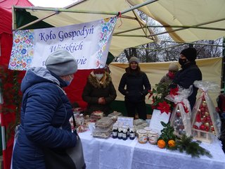Trwa Jarmark Bożonarodzeniowy w Wieluniu „Wieluńskie Dzwoneczki”