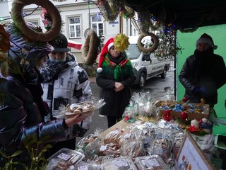 Trwa Jarmark Bożonarodzeniowy w Wieluniu „Wieluńskie Dzwoneczki”